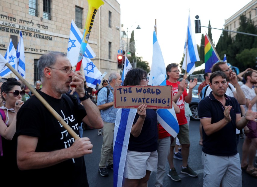 Protestujący maszerują przez Izrael do Jerozolimy. Chcą walczyć o demokrację i sądy
