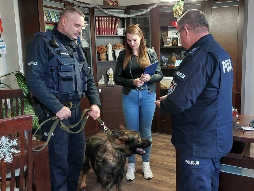 Policjanci w Sanoku mają nowego psa. To spec od materiałów wybuchowych [ZDJĘCIA]