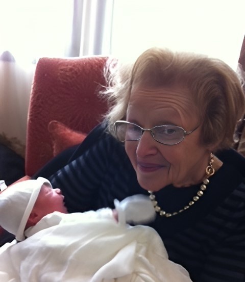 Marianne Roth zmarła, mając 97 lat. Na zdjęciu z prawnukiem.