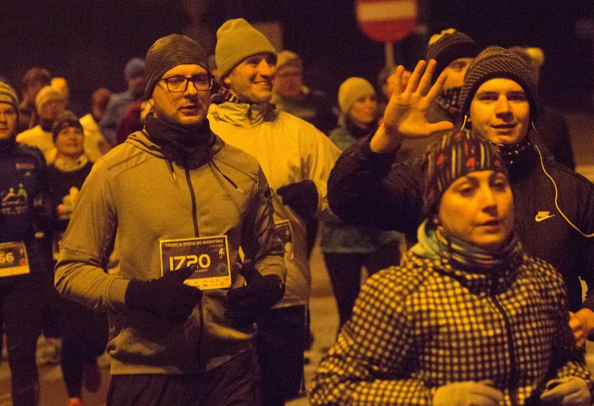 Trzecia Dycha do Maratonu 2018. Nocne marki biegowe w akcji (ZDJĘCIA, WIDEO)