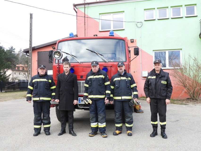 OSP Boguty Pianki dla walczącej Ukrainy. 7.03.2022 strażacy zawieźli na Ukrainę sprzęt i samochód pożarniczy. Zdjęcia, wideo