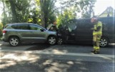 Karambol w Inwałdzie na ulicy Wadowickiej, w ciągu DK 52. Zderzyły się trzy samochody