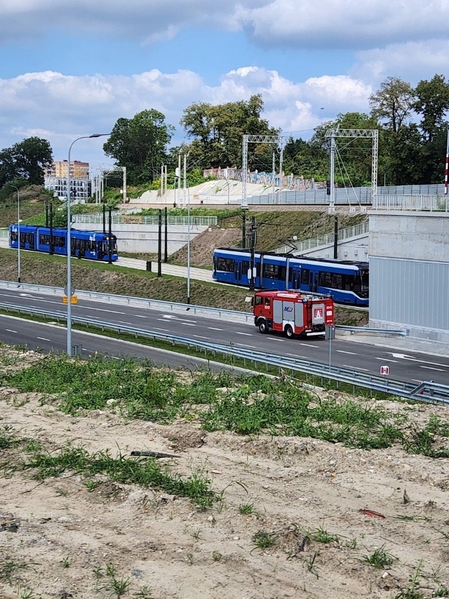 Trasę Łagiewnicką otwarto 27 sierpnia. Wtedy odbył się przejazd pokazowy. Od 29 sierpnia kursują nią tramwaje, ale pojawiły się problemy.