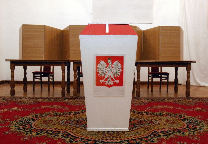 Śmierć w lokalu wyborczym w Zabrzu: Głosowanie przerwano na 12 minut [WYBORY SAMORZĄDOWE 2014]