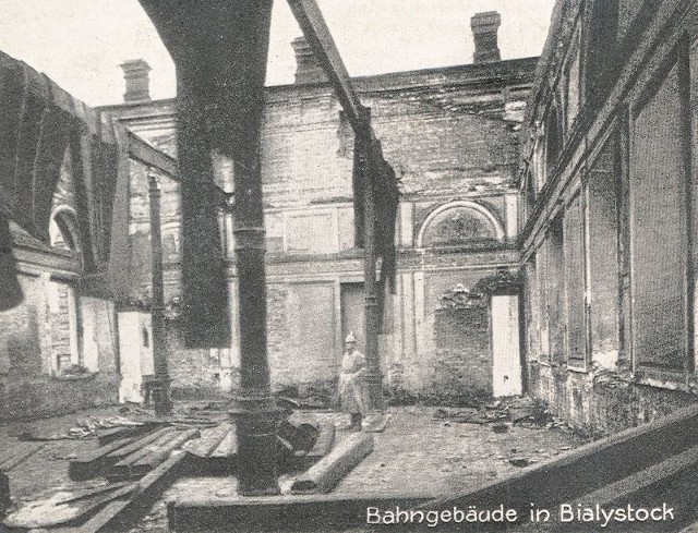 Spalony przez Rosjan w nocy z 12 na 13 sierpnia 1915 roku dworzec kolejowy
