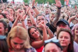 Męskie Granie 2023 w Krakowie! Na koncert w piątek, 4 sierpnia przybyły tłumy. Wśród gwiazd m.in. Miuosh i Zespół Śląsk, Mrozu, czy O.S.T.R.