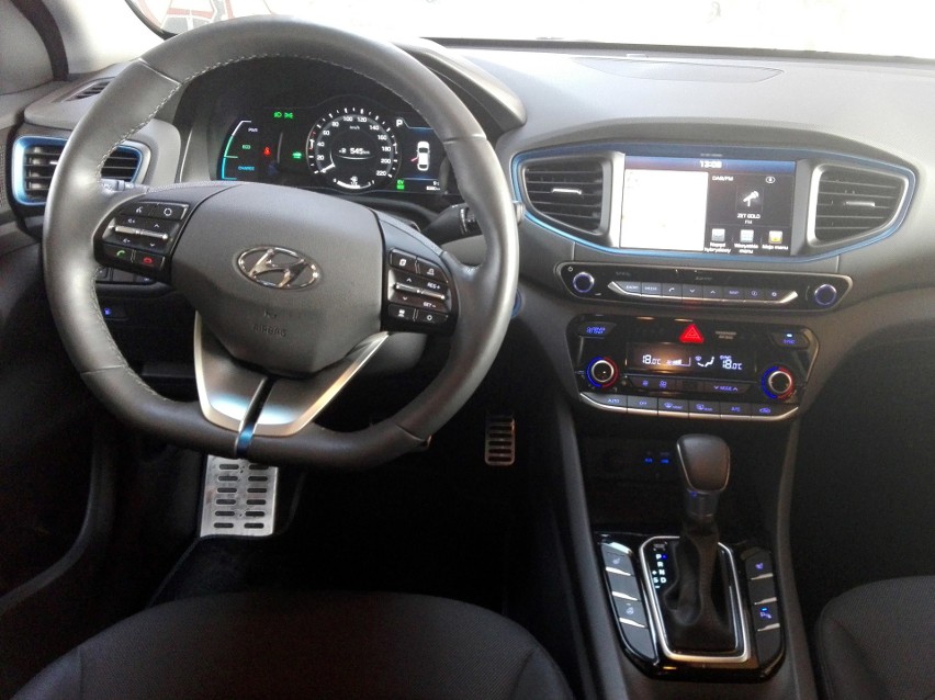 Hyundai Ioniq kontra Toyota Prius. Hybrydowy pojedynek...