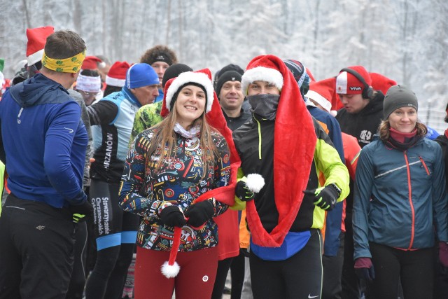 Parkrun Chrzanów po raz 350. Jubileuszowe spotkanie biegaczy w mikołajkowej odsłonie