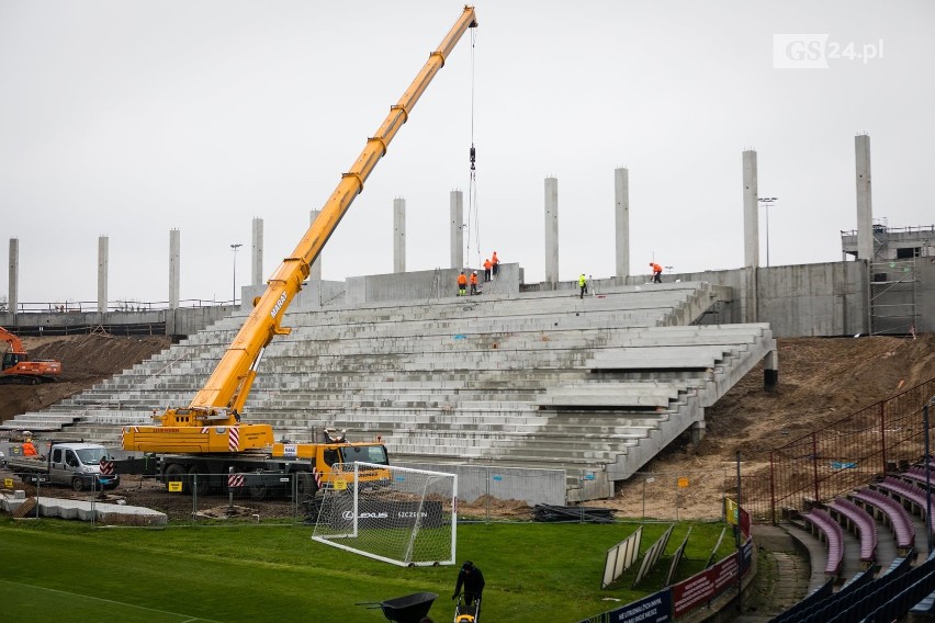 Zobacz co się dzieje na budowie stadionu miejskiego i przyległej ulicy [ZDJĘCIA] 