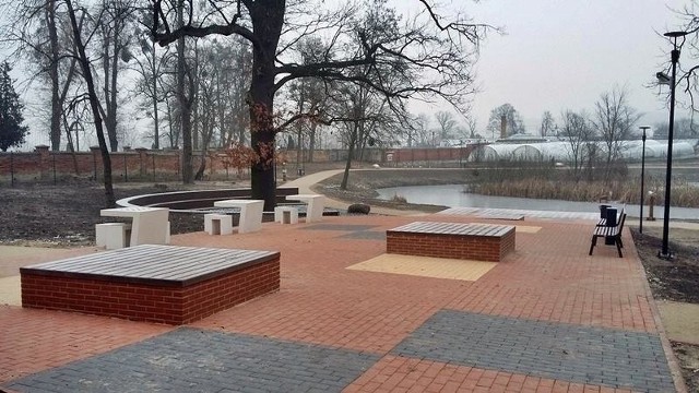 Park przy ul. Nakielskiej w Szubinie trzy lata temu przeszedł rewitalizację, niestety nie wszyscy potrafią uszanować to co zrobiono