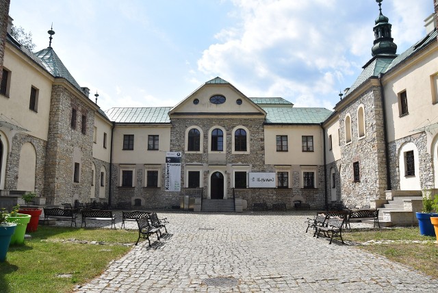 Zamek sielecki jest najstarszym obiektem w Sosnowcu.Zobacz kolejne zdjęcia. Przesuwaj zdjęcia w prawo - naciśnij strzałkę lub przycisk NASTĘPNE