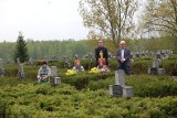 Pochyliły się głowy nad mogiłami ofiar. 69.rocznica wyzwolenia obozu w Potulicach  [zdjęcia]