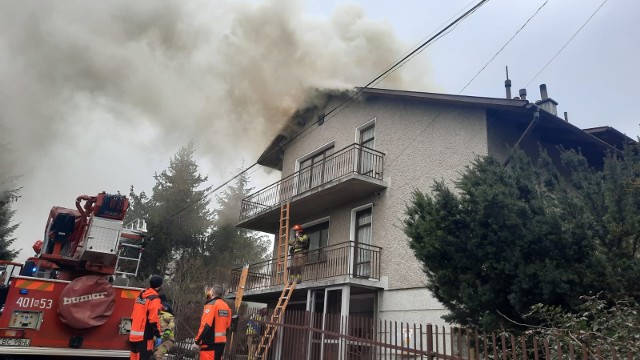 Pożar domu jednorodzinnego w Bochni przy ulicy Górskiej, 14.02.2023