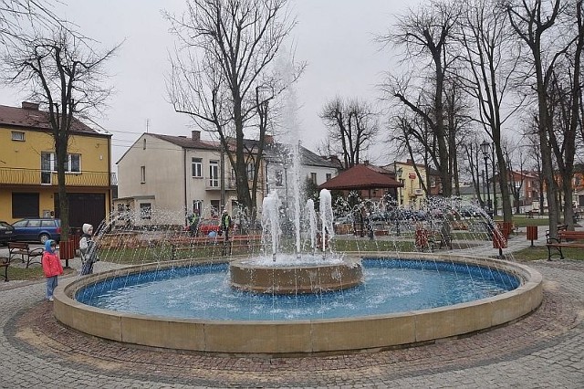 Od środy, po zimowej przerwie, znowu działa fontanna w Radoszycach