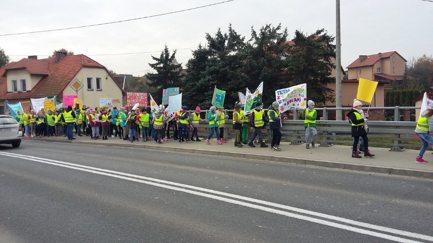 Kolejna akcja w Przeciszowie w ramach "Odblaskowej szkoły"