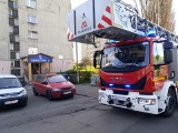 Silne zadymienie w jednym z mieszkań w Świętochłowicach. Jedna osoba ewakuowana, przyczyną spalona potrawa