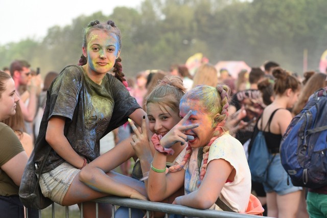 Festiwal Kolorów w Parku Śląskim był niezwykle barwnym wydarzeniem. Zabawa była niesamowita. Zobaczcie rewelacyjne zdjęcia Andrzeja Kupidłowskiego