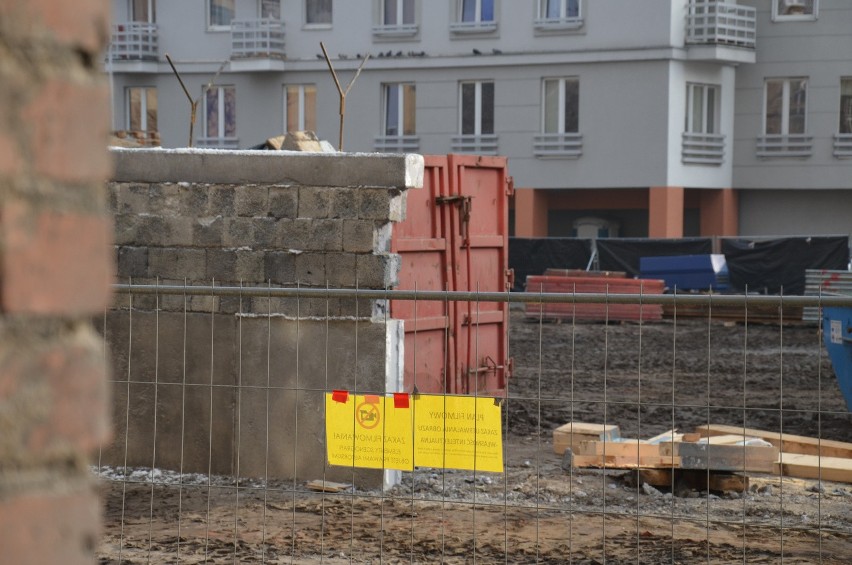 Wrocław: Spielberg skończył kręcić. Zburzyli stację metra i robią parking (ZDJĘCIA)