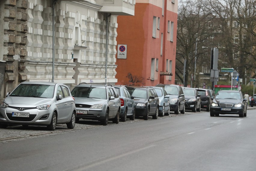 Za parkowanie trzeba płacić wówczas, gdy na ulicy jest znak...