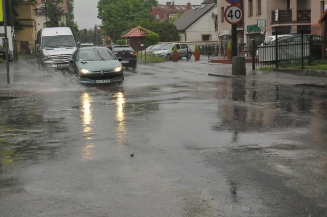 Przebudowywana ulica prowadzi m.in. z centrum miasta na lotnisko w podkrakowskich Balicach