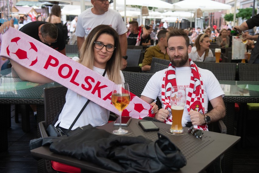 Nadzieja do ostatniej akcji - poznaniacy dopingują polską...