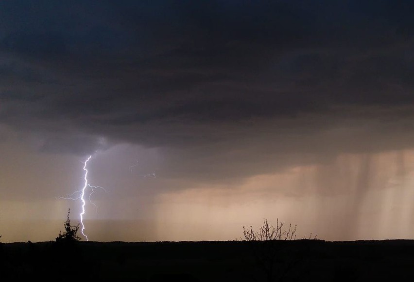 Burza w Podlaskiem 29.04.2018 Wielka chmura nad...