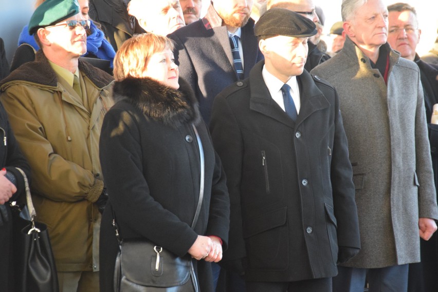 Odsłonięcie płyty pamiątkowej w hołdzie dla Sławomira Pajora w Zintegrowanym Centrum Przesiadkowym [ZDJĘCIA]