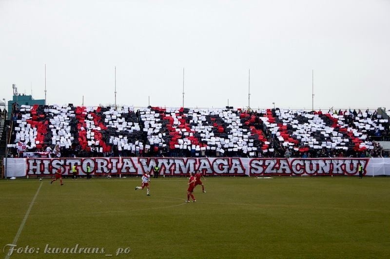 Kibice Łódzkiego Klubu Sportowego podczas pojedynku z...