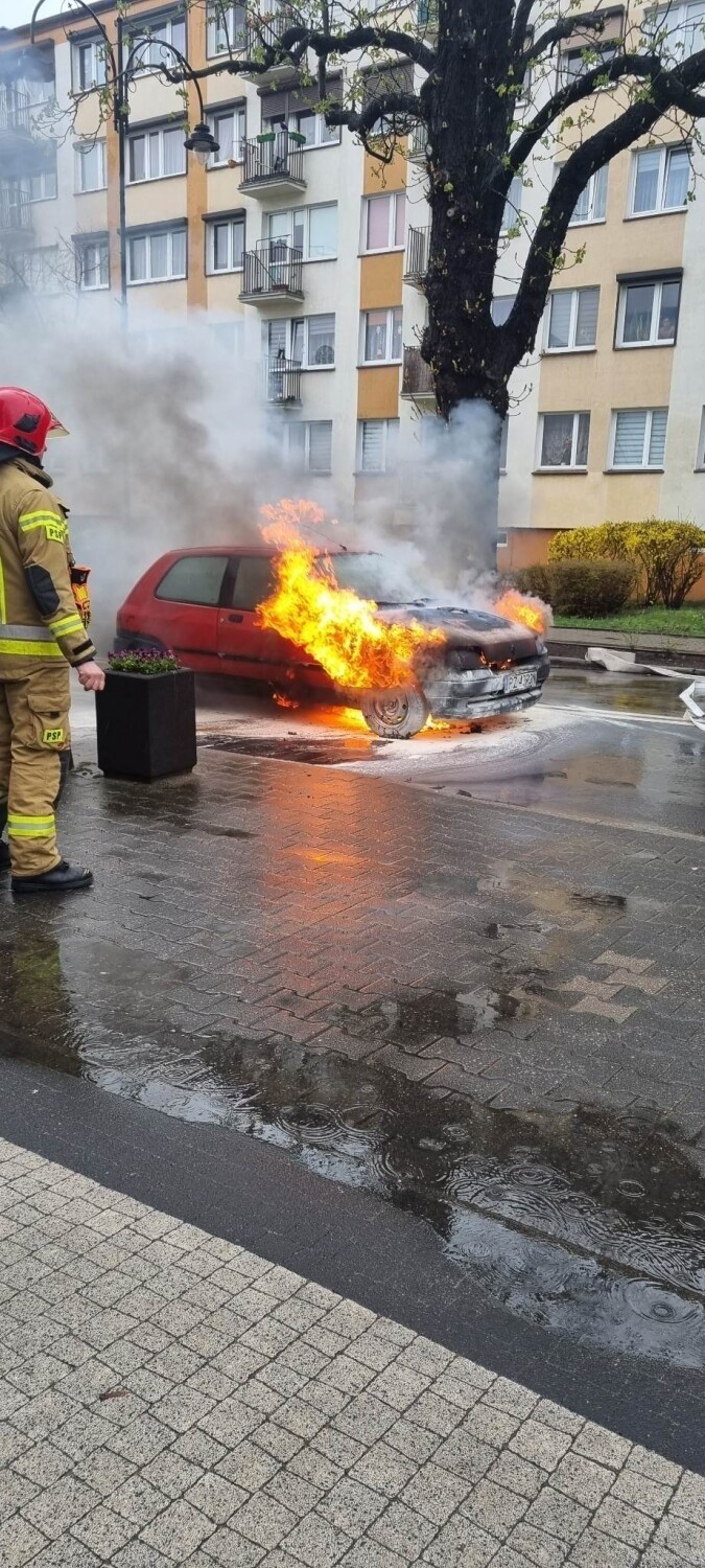 Pożar samochodu osobowego w Obornikach.

Zobacz zdjęcia --->