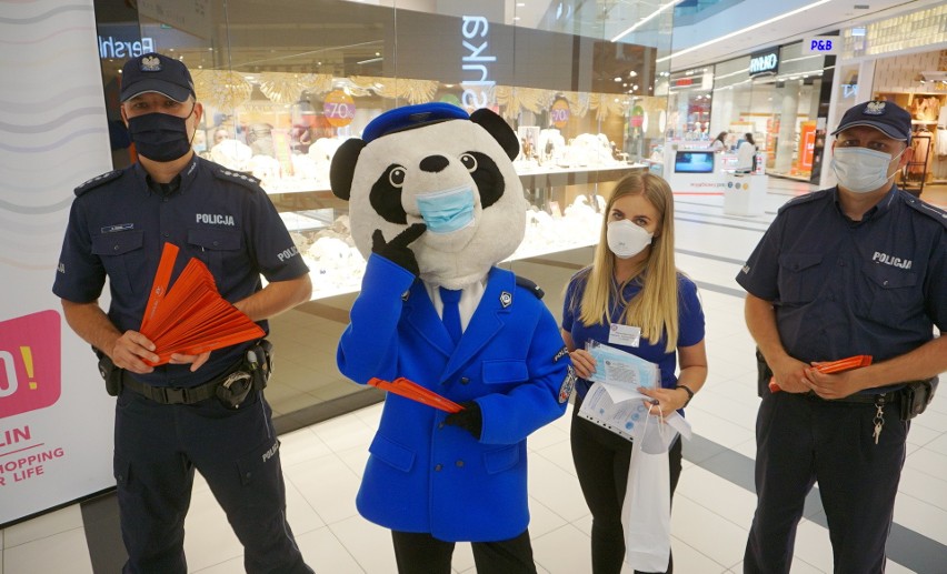 Policja i sanepid w galeriach handlowych w Lublinie. Sprawdzają, czy klienci noszą maseczki. Przypominają o tym obowiązku