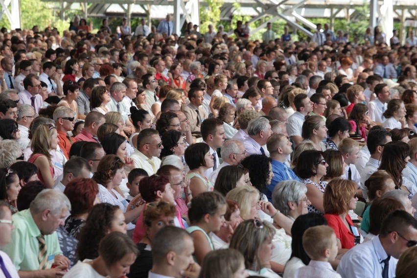 Kongres Świadków Jehowy w Sosnowcu rozpoczęty