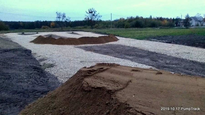 Rzekuń. W Rzekuniu powstaje pumptrack. Prace postępują szybko [ZDJĘCIA]