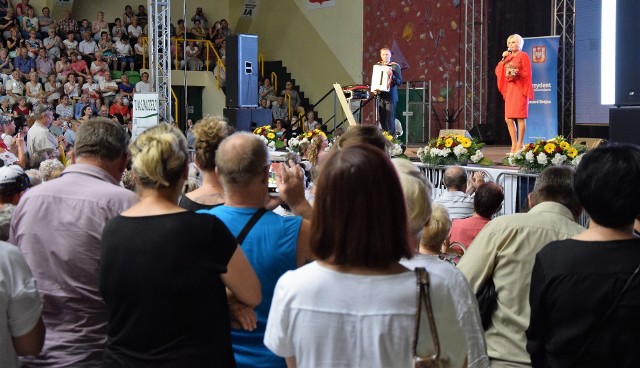 Podczas tegorocznej Inowrocławskiej Wystawy Gospodarczej nie mogło zabraknąć koncertu gwiazdy. Na scenie w hali widowiskowo-sportowej swoje największe przeboje zaśpiewała Teresa Werner. Występ ściągnął do hali wielu fanów popularnej piosenkarki.