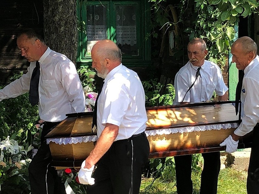 Cisówka. Bogdan Dudko - pogrzeb rozpoczął się w rodzinnym...