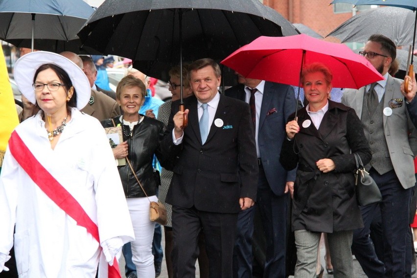 Miejskie dożynki odbywają się w niedzielę w Dąbrowie...