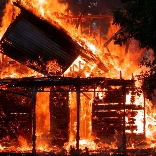 Straty po wtorkowym pożarze w Dobrzyniu wyniosły 3 tys. zł.
