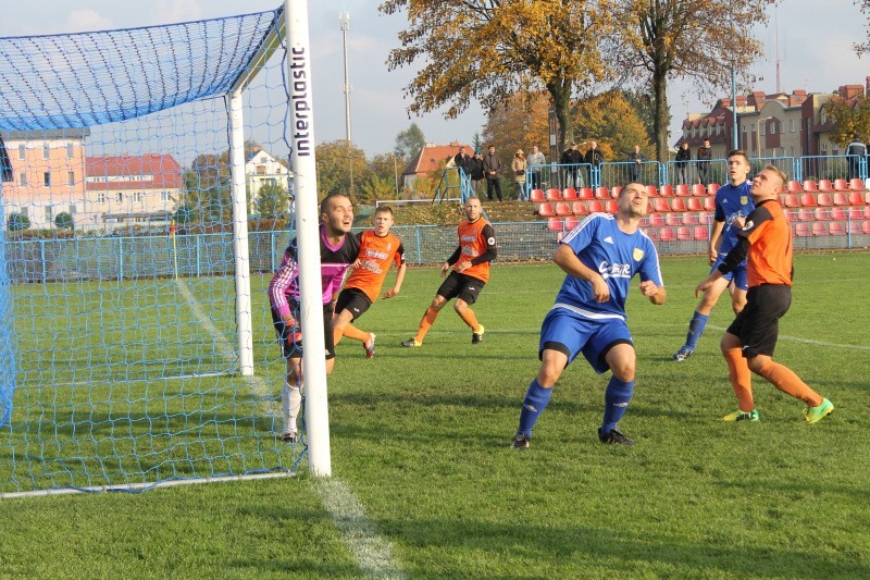 Piłka nożna W czwartej lidze lubuskiej: Santos Świebodzin kontra Odra Górzyca 3:0 (1:0)