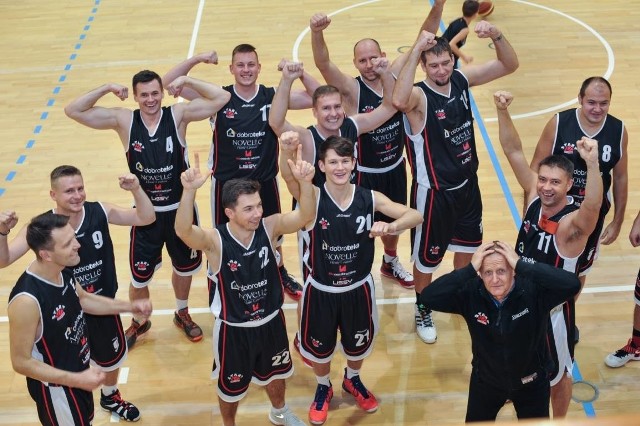 Koszykarze Startu Dobrodzień mają w tym sezonie same powody do radości.