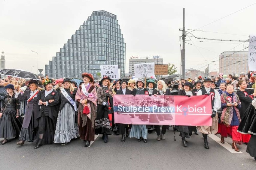 Imieniny Ulicy Święty Marcin 2018 - tak wyglądał korowód i...