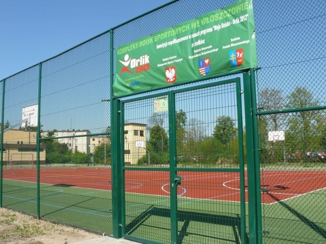 Nowoczesny kompleks boisk sportowych przy ulicy Kusocińskiego we Włoszczowie prezentuje się bardzo okazale. Oficjalne otwarcie w poniedziałek, 16 maja.