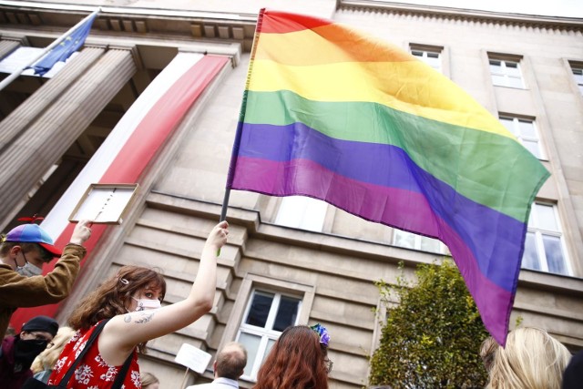 Zaskakujące głosowanie. PiS poparł zakaz znieważania osób LGBT