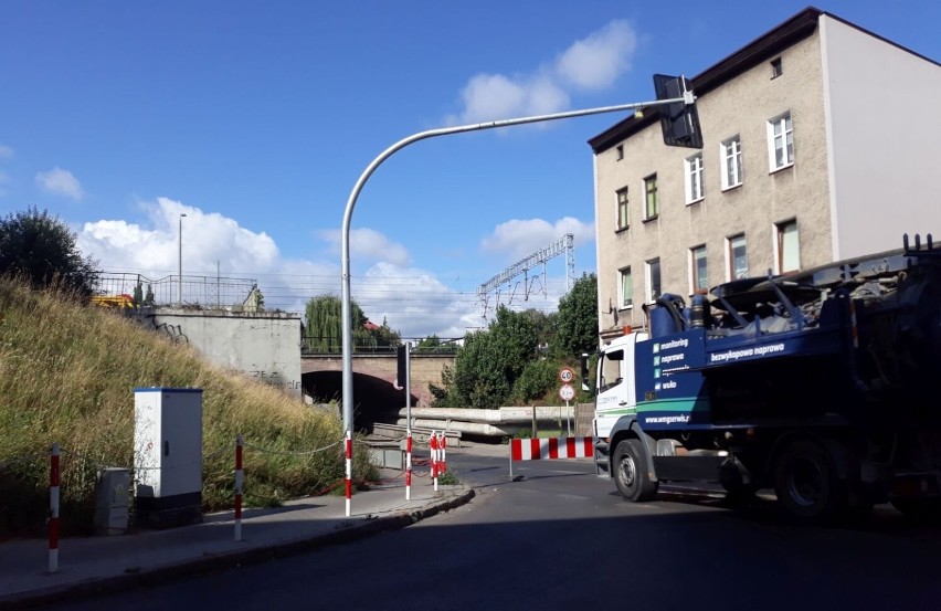 Centrum Stargardu zakorkowane. Zamknęli drogę pod kolejnym wiaduktem. Suwak na pomoc? 