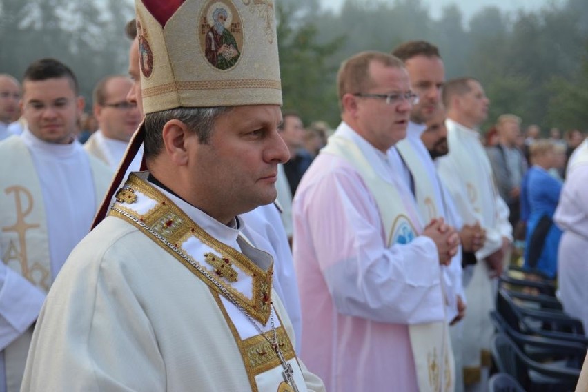 Podczas 36. Pieszej Pielgrzymki Tarnowskiej trzy pary zawarły związek małżeński [ZDJĘCIA]