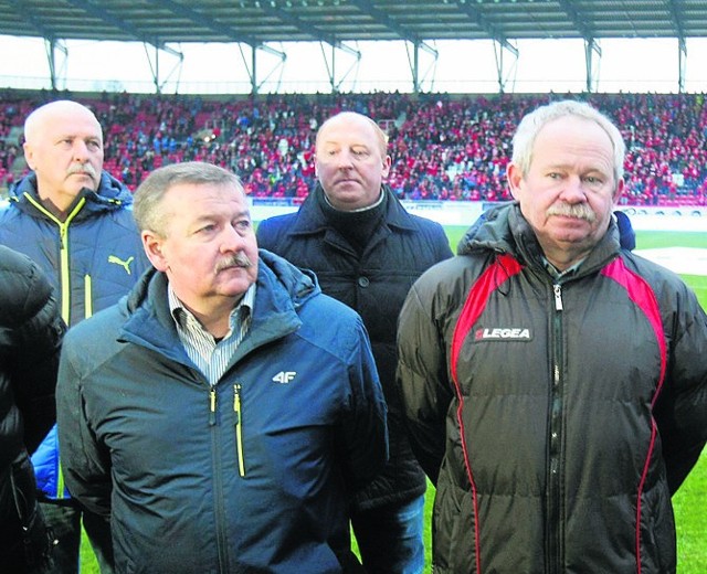 Andrzej Grębosz, Wiesław Wraga, Andrzej Szulc, Krzysztof Kamiński podczas uroczystego otwarcie stadionu. Później o nich zapomniano