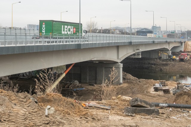 Od piątku w rejonie mostu Lecha obowiązują zmiany w ruchu.