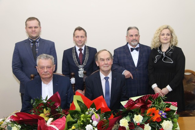 Uroczyste wręczenie tytułów  "Zasłużony dla Miasta Chełmna" - Janowi Kensikowi i Władysławowi Knapowi - odbyło się w sali obrad Rady Miasta Chełmna