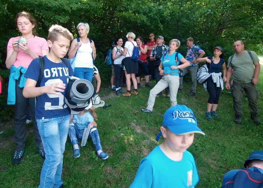 Odkryj Beskid Wyspowy. W sobotni wieczór wspięli się na Luboń Wielki, a w niedzielny poranek pokonali Grodzisko