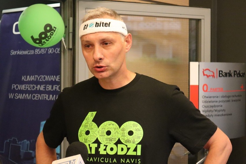 Znany biegacz po schodach Jarosław Piechota pokonał 600...