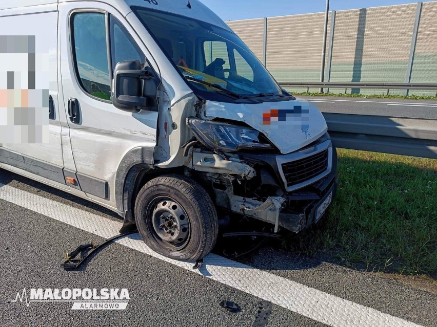 Kolizja czterech aut na A4. W rejonie ronda Matecznego to samo. Problemy na Grzegórzeckim