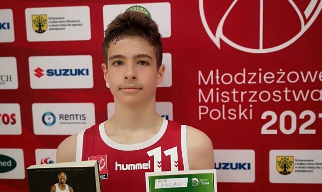 Piotr Łosiak z AZS UJK Kielce bardzo dobre wypadł w kadrze 14-latków podczas turnieju w Slovenj Gradecu w Słowenii.